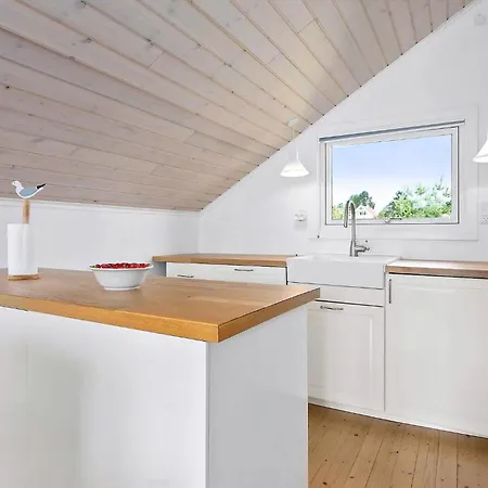 Дом отдыха Lovely Summer House In A Town-close Location Эбельтофт
